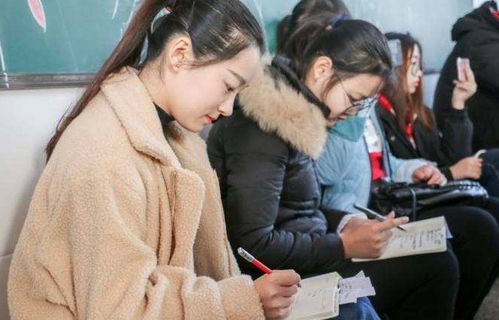 2021高考報(bào)志愿,適合女生選擇的專業(yè),就業(yè)率高收入也不低